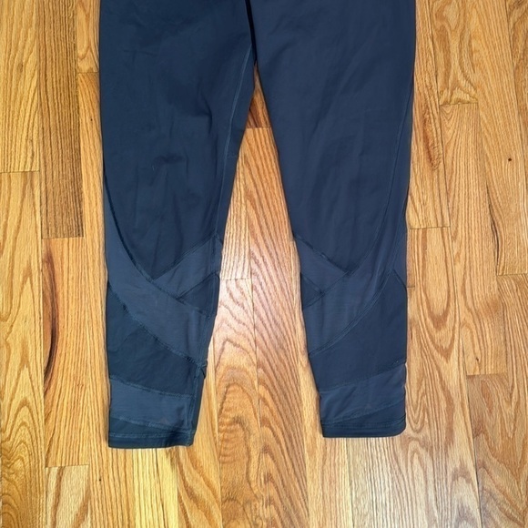 Victoria’s Secret Women’s Gray Mesh Knockout Victoria Sport Ankle Leggings Sz L - Picture 3 of 8
